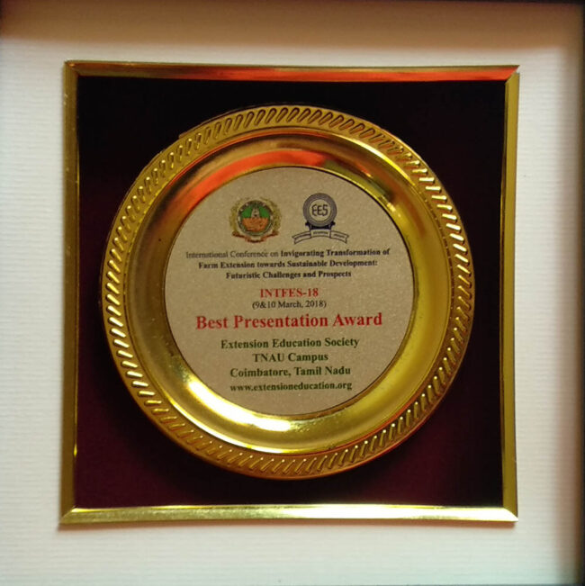 Best paper award plaque